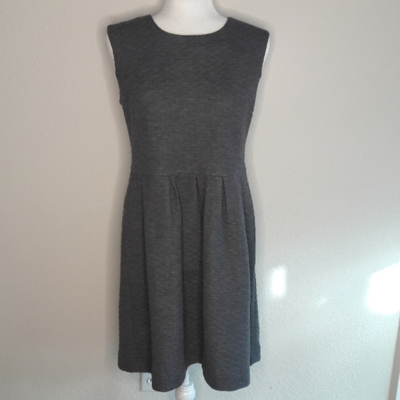 LOFT Dresses & Skirts - Loft Gray Sleeveless Knit Dress